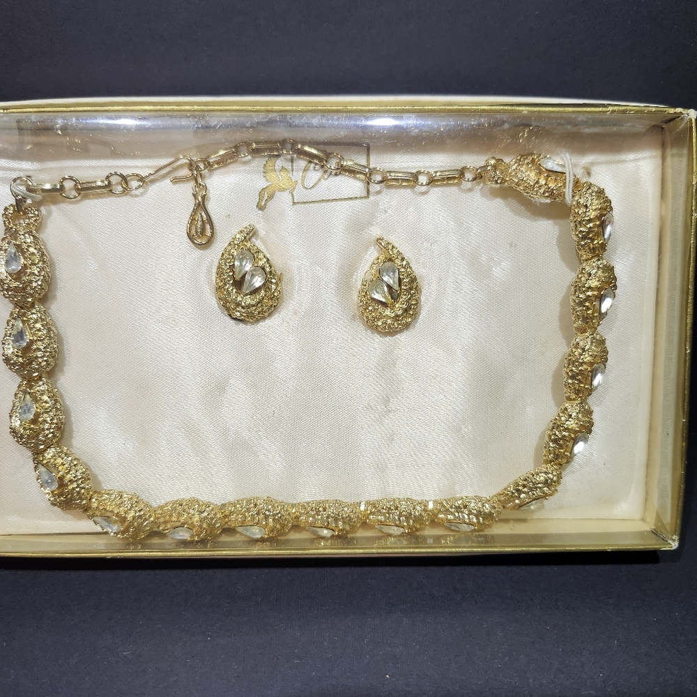 Gold Tone Coro Teardrop Crystal Necklace and Earring Set